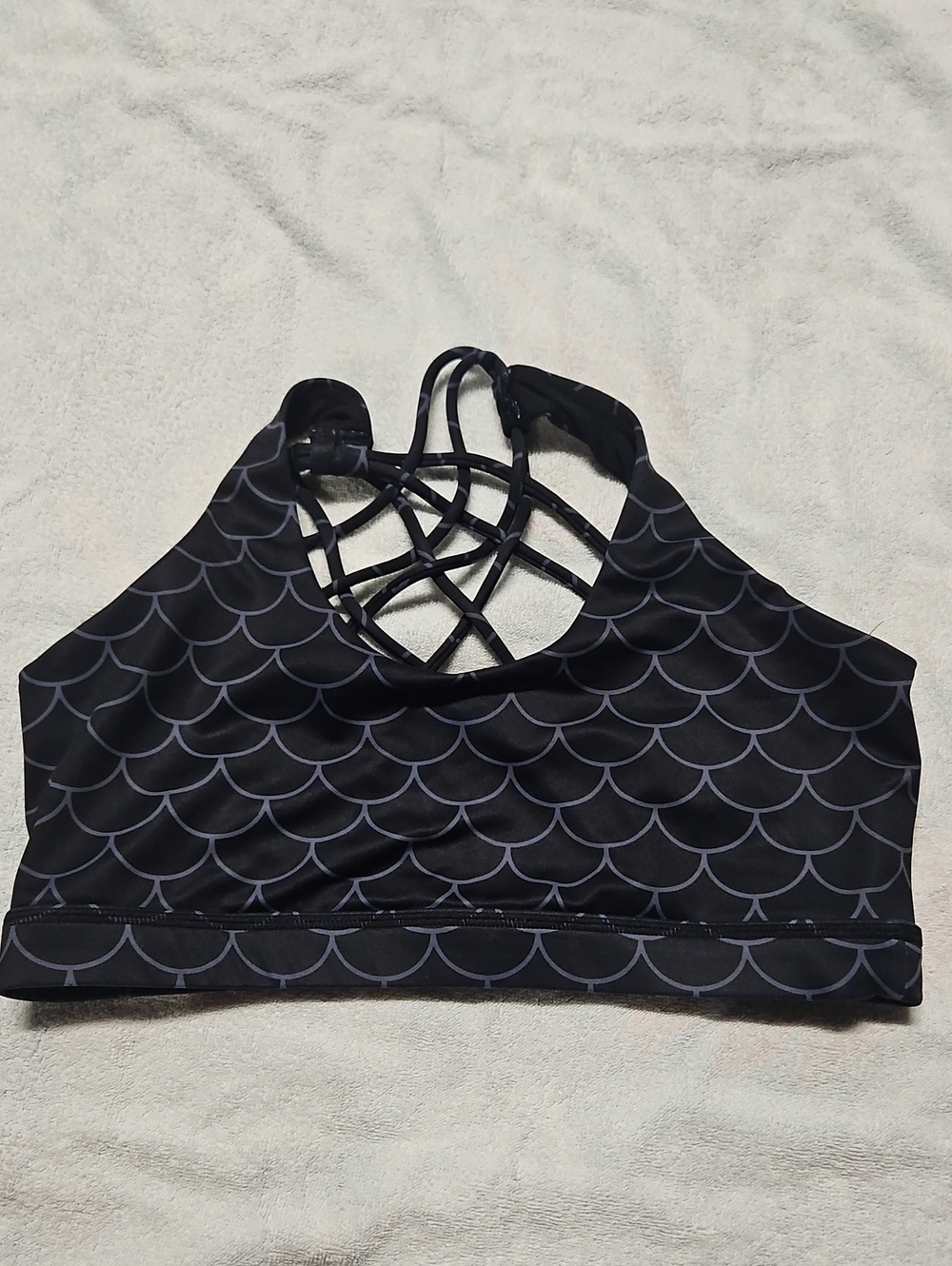 Constantly Varied Gear Black Scallop-Print Strappy Sports Bra